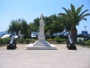 113-1313 IMG...Solomos-Platz mit der Freiheits-Statue...