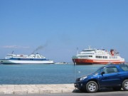 113-1317 IMG...Blick auf die F�hren im Hafen von Zakynthos...