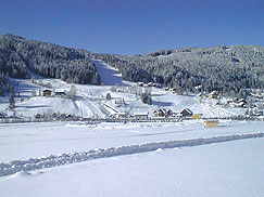 Blick auf die Hornspitzbahn / Talstation Gosau